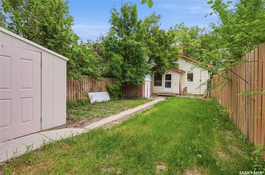 1614 Lorne Avenue Saskatoon SK S7H 1Y1