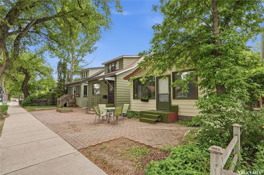 1614 Lorne Avenue Saskatoon SK S7H 1Y1