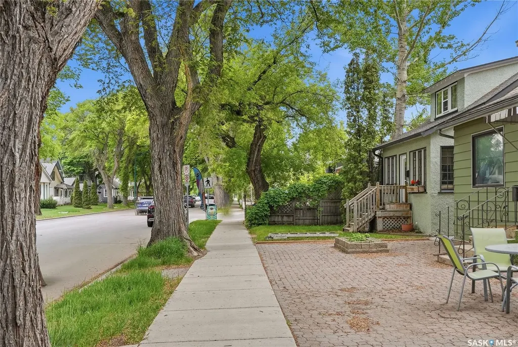 1614 Lorne Avenue Saskatoon SK S7H 1Y1