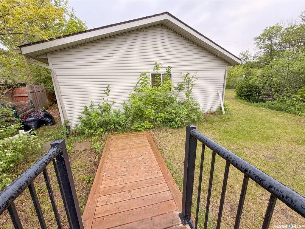 215-216 Osment Avenue Katepwa Beach SK S0G 2Y0