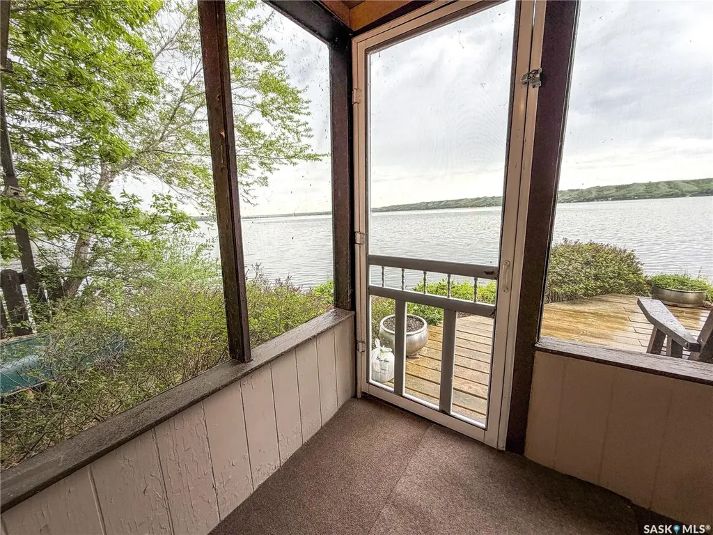 215-216 Osment Avenue Katepwa Beach SK S0G 2Y0