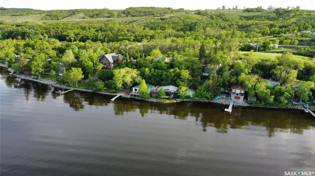 215-216 Osment Avenue Katepwa Beach SK S0G 2Y0