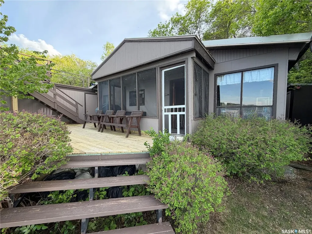 215-216 Osment Avenue Katepwa Beach SK S0G 2Y0