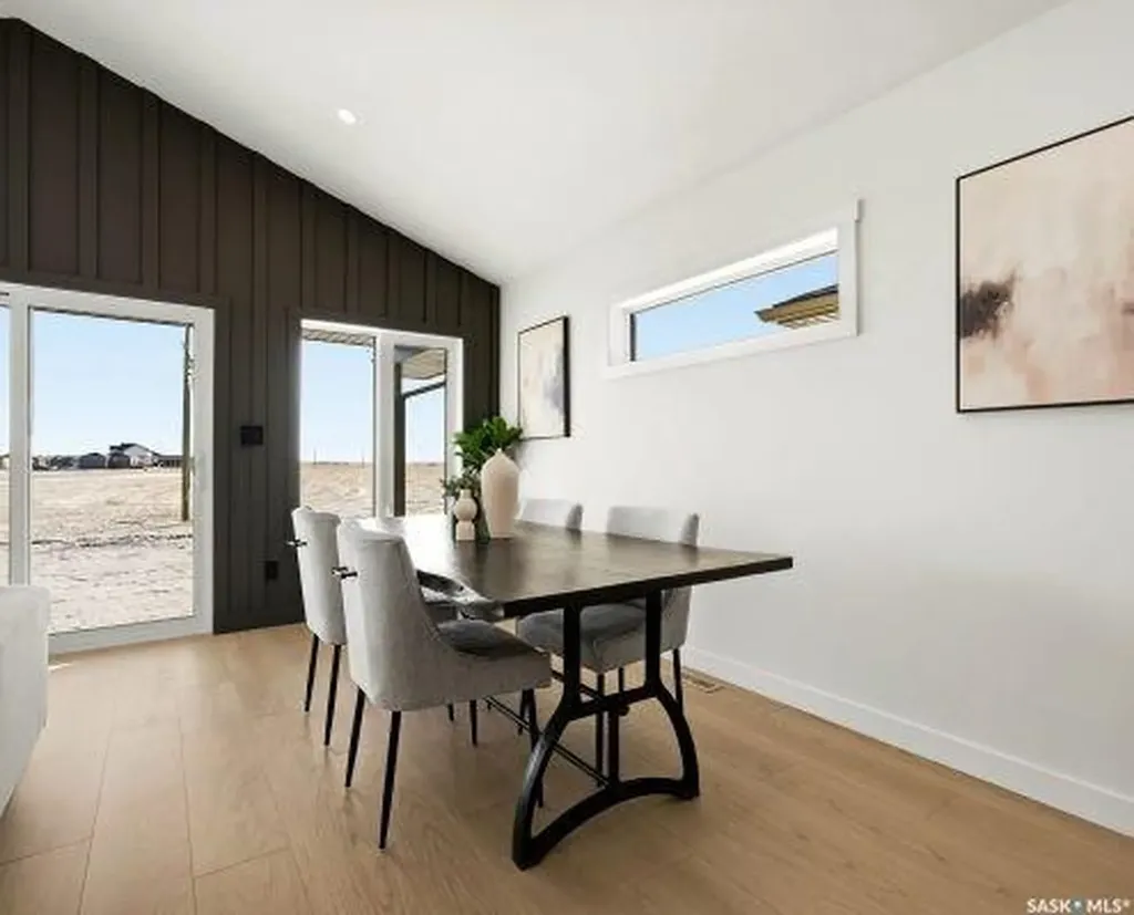 1056 West Park Boulevard Moose Jaw SK S6J 0E6