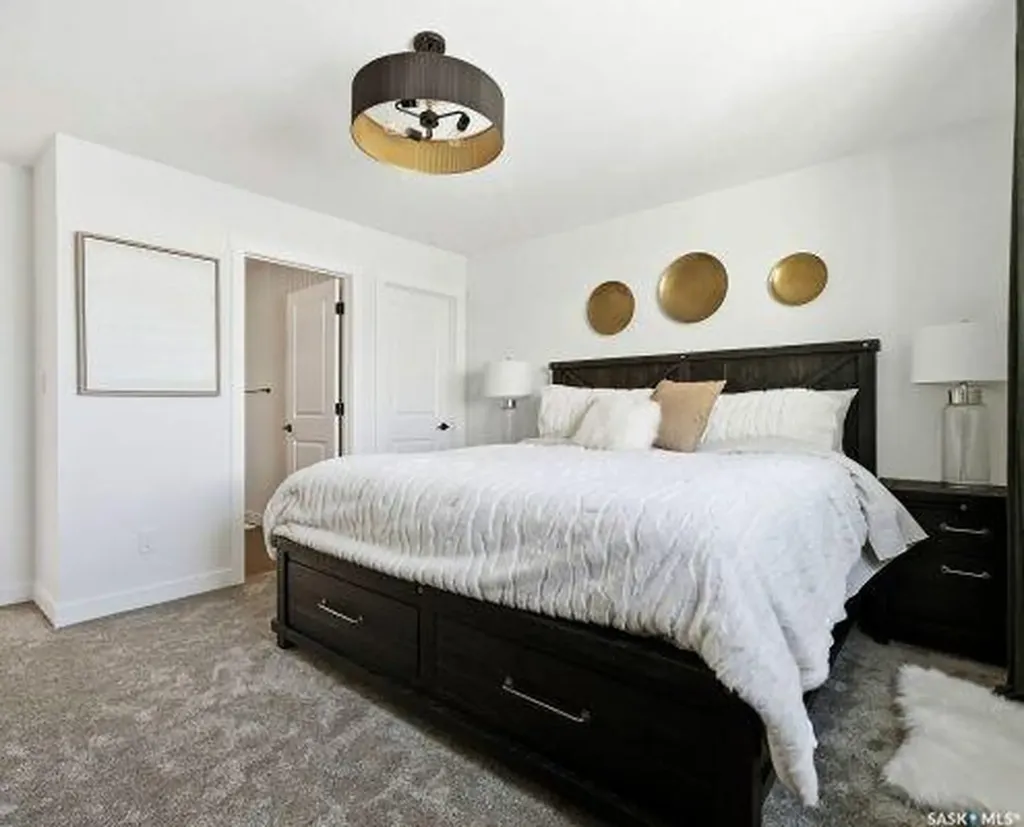 1056 West Park Boulevard Moose Jaw SK S6J 0E6