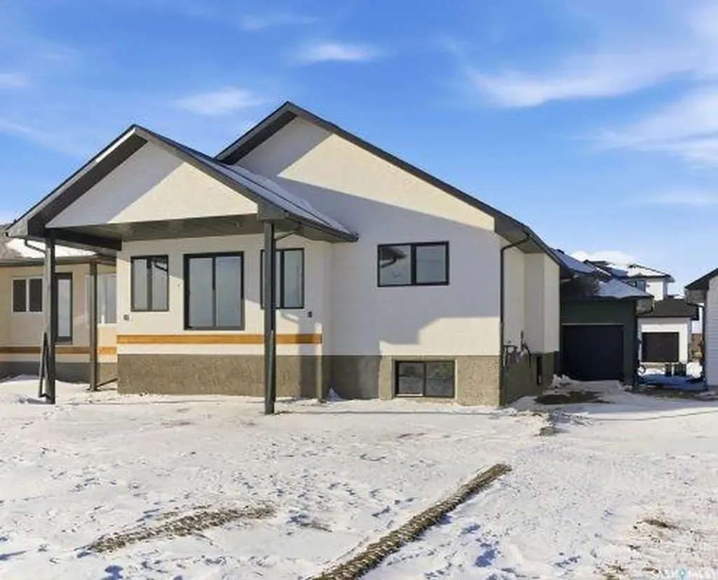 1056 West Park Boulevard Moose Jaw SK S6J 0E6