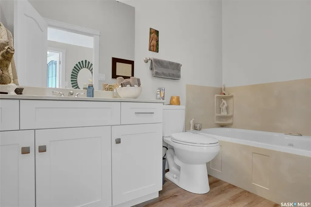 3320 Buckingham Drive E Regina SK S4V 2S8