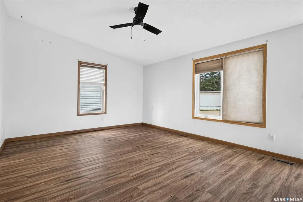 1295 9th Avenue NE Moose Jaw SK S6J 1C5