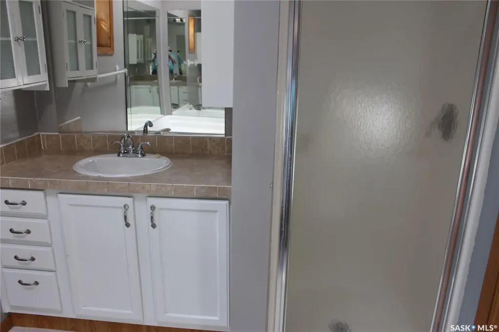 1295 9th Avenue NE Moose Jaw SK S6J 1C5