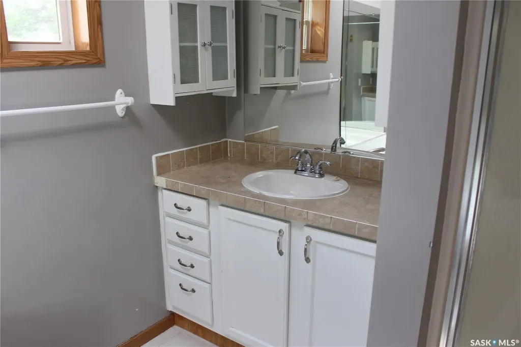 1295 9th Avenue NE Moose Jaw SK S6J 1C5