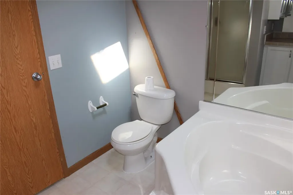 1295 9th Avenue NE Moose Jaw SK S6J 1C5