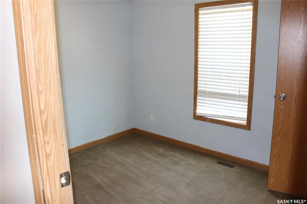 1295 9th Avenue NE Moose Jaw SK S6J 1C5