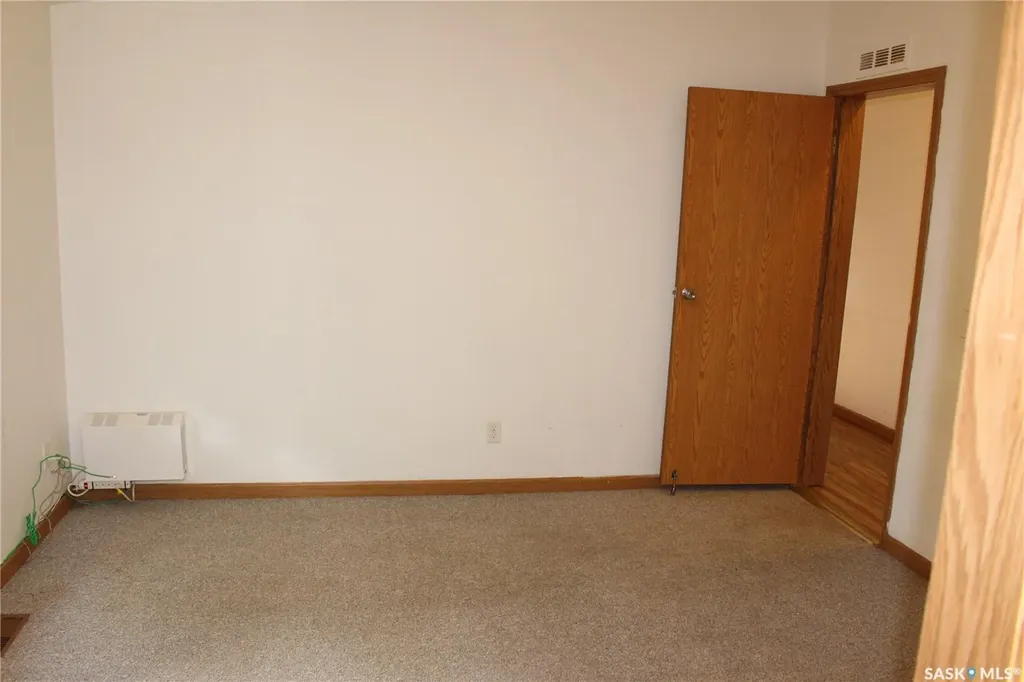 1295 9th Avenue NE Moose Jaw SK S6J 1C5
