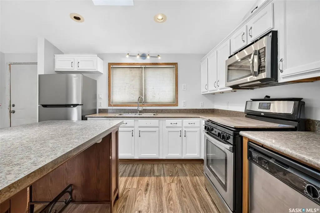 1295 9th Avenue NE Moose Jaw SK S6J 1C5