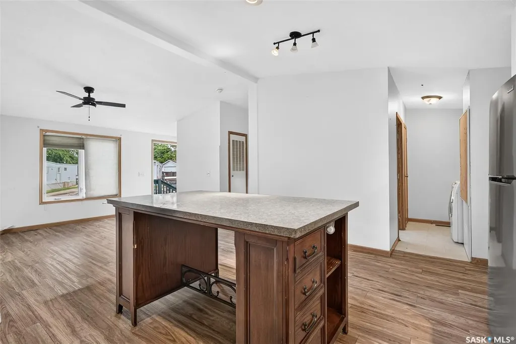 1295 9th Avenue NE Moose Jaw SK S6J 1C5
