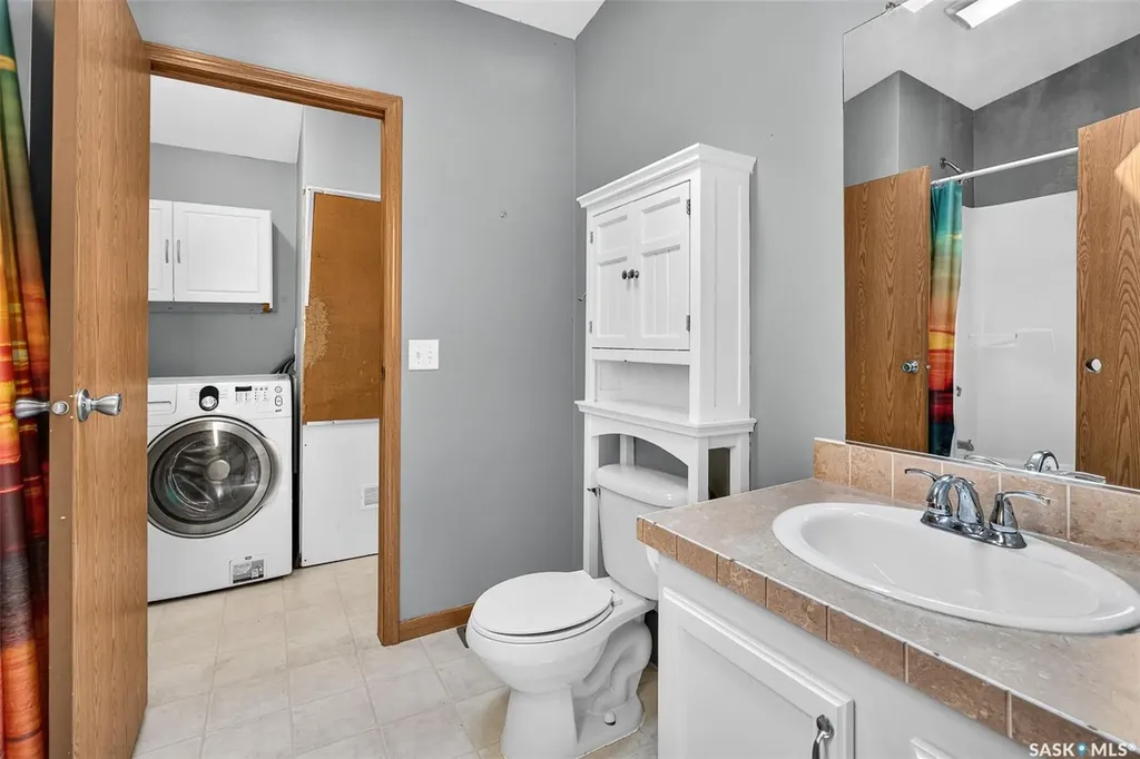 1295 9th Avenue NE Moose Jaw SK S6J 1C5