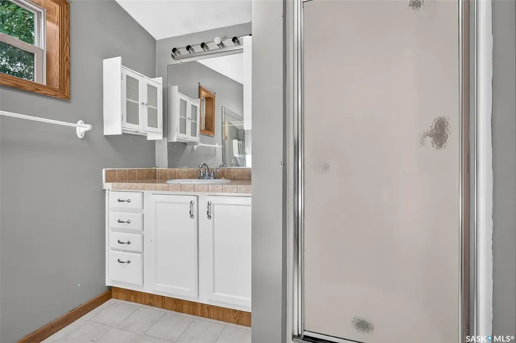 1295 9th Avenue NE Moose Jaw SK S6J 1C5