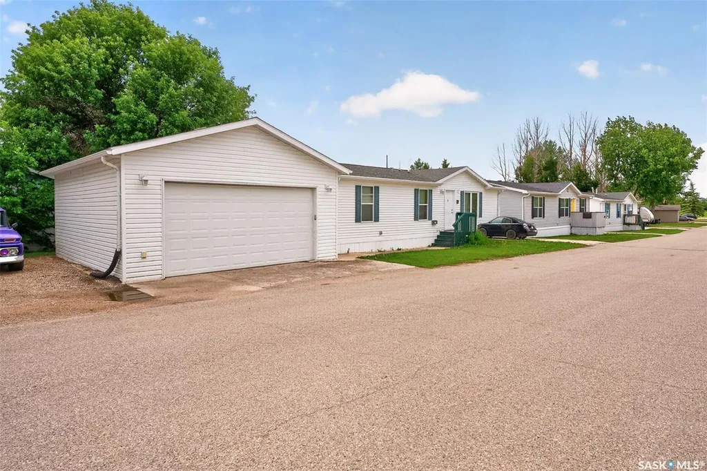 1295 9th Avenue NE Moose Jaw SK S6J 1C5