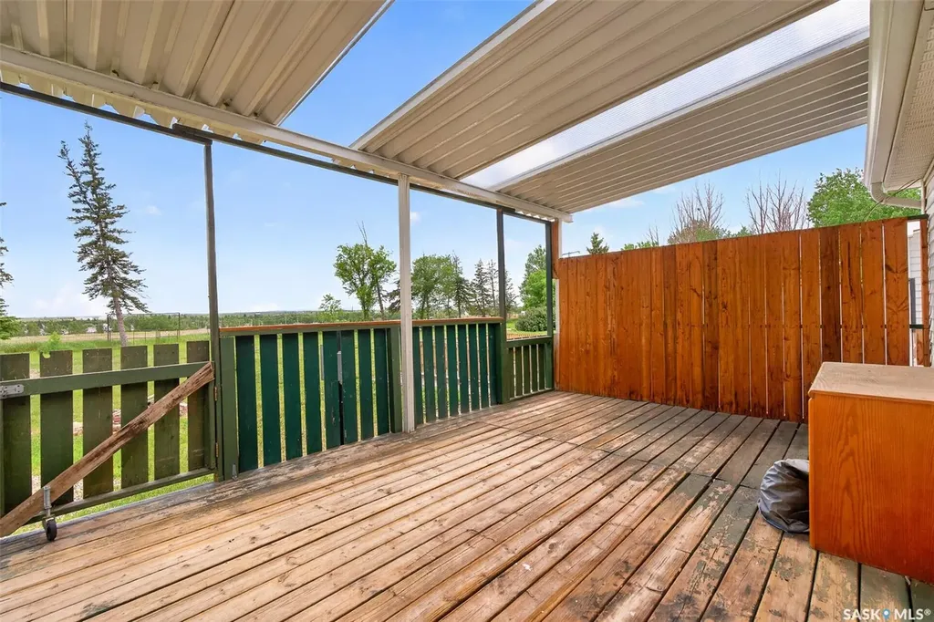 1295 9th Avenue NE Moose Jaw SK S6J 1C5