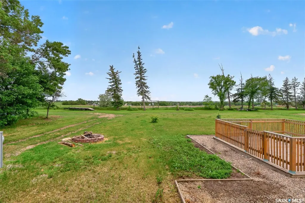 1295 9th Avenue NE Moose Jaw SK S6J 1C5