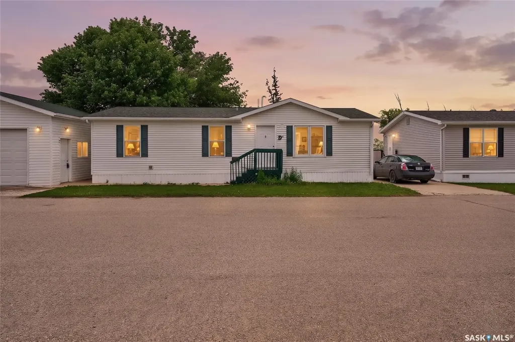 1295 9th Avenue NE Moose Jaw SK S6J 1C5