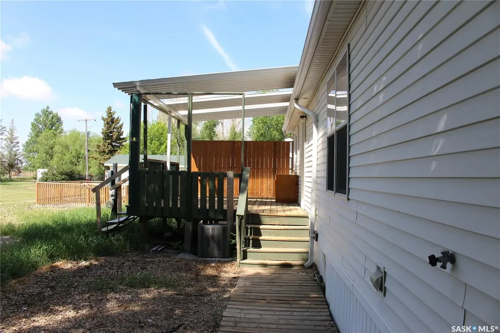 1295 9th Avenue NE Moose Jaw SK S6J 1C5