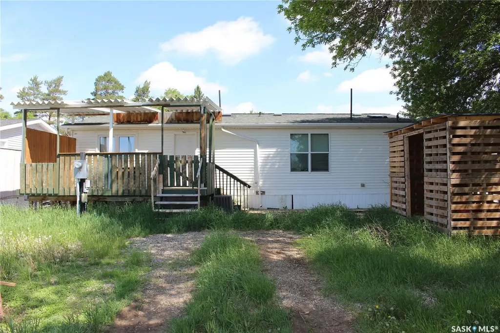 1295 9th Avenue NE Moose Jaw SK S6J 1C5