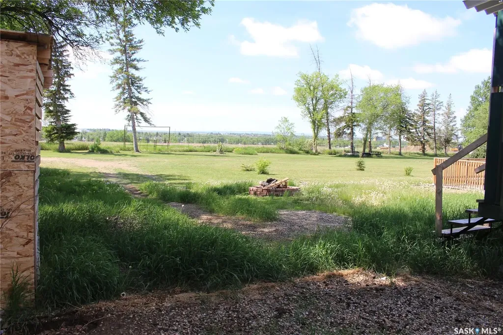 1295 9th Avenue NE Moose Jaw SK S6J 1C5