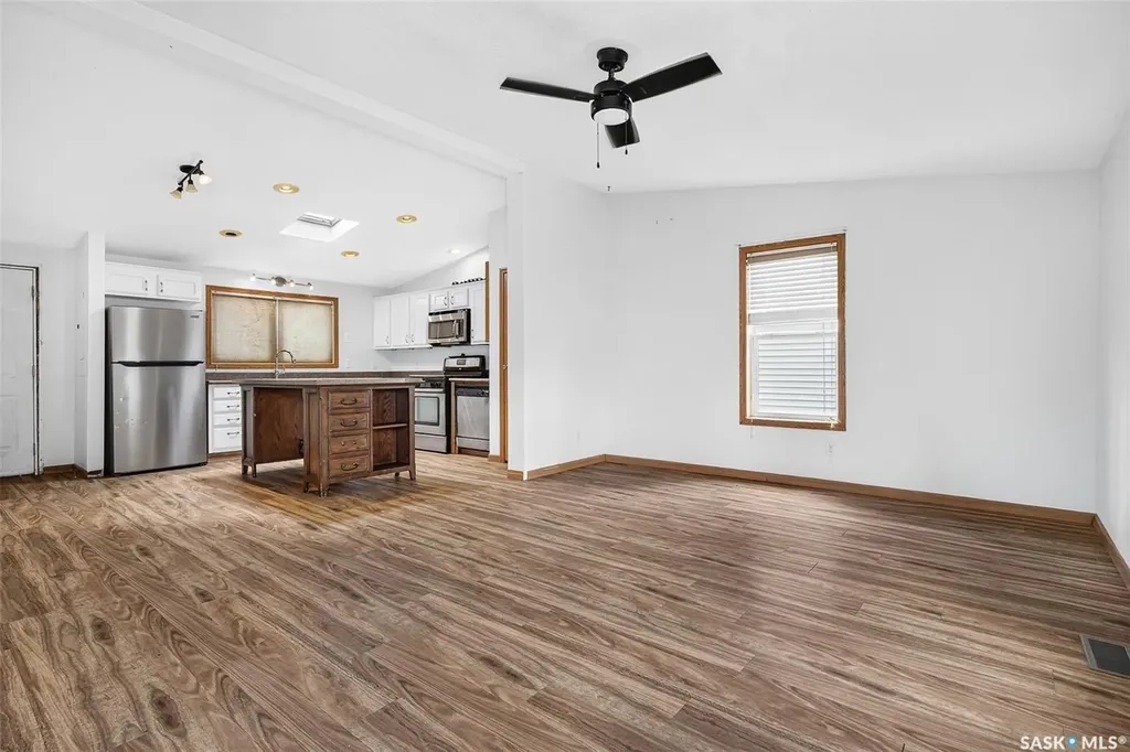 1295 9th Avenue NE Moose Jaw SK S6J 1C5