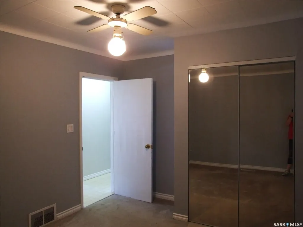 325 3rd Avenue E Leader SK S0N 1H0