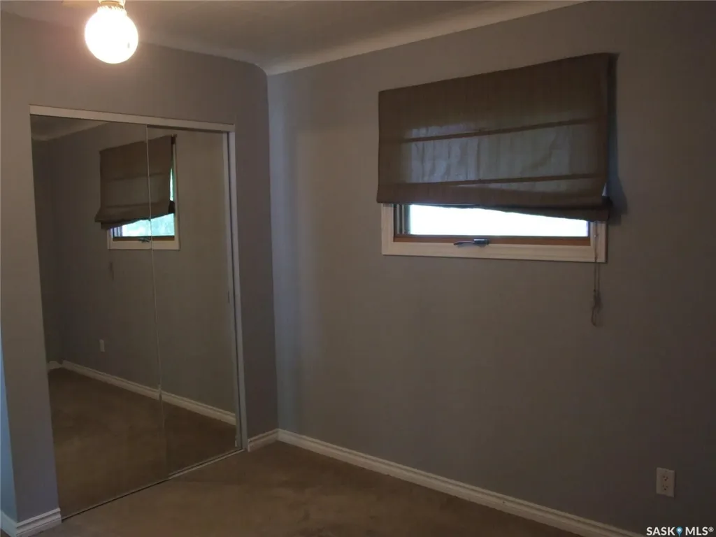 325 3rd Avenue E Leader SK S0N 1H0