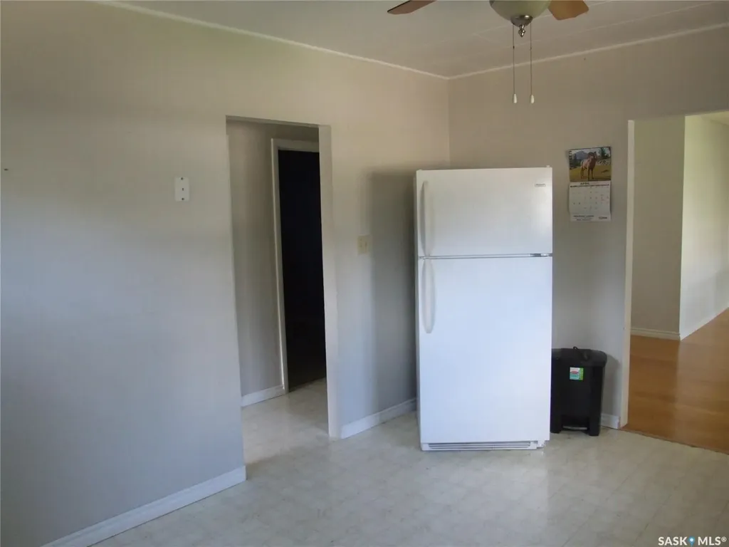 325 3rd Avenue E Leader SK S0N 1H0