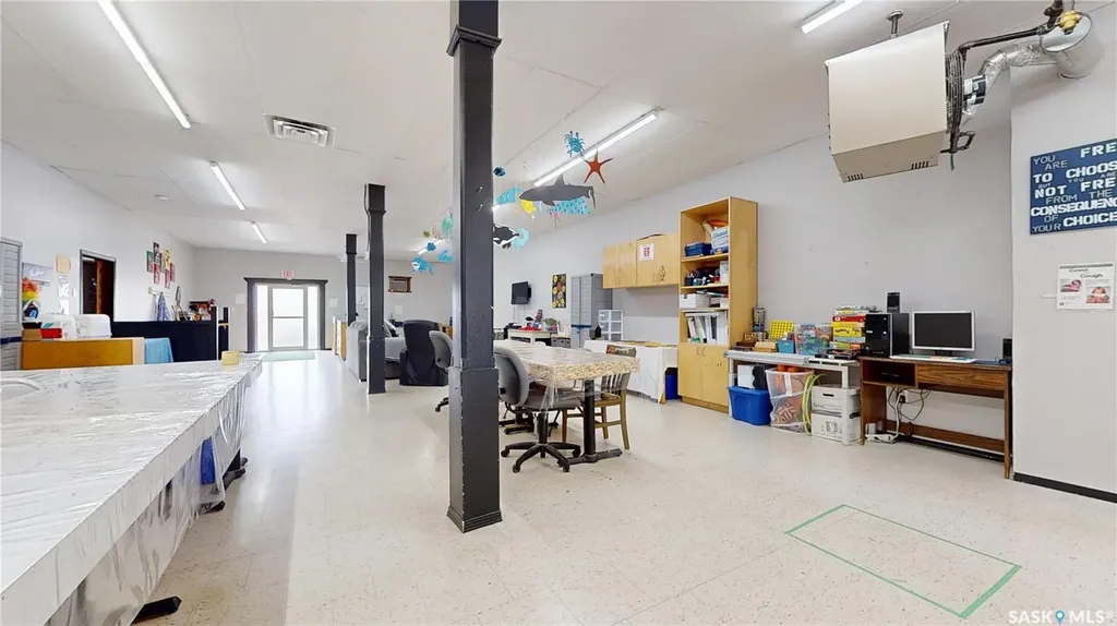 33-35 Pacific Avenue Maple Creek SK S0N 1N0