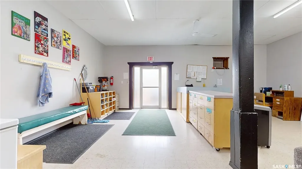 33-35 Pacific Avenue Maple Creek SK S0N 1N0