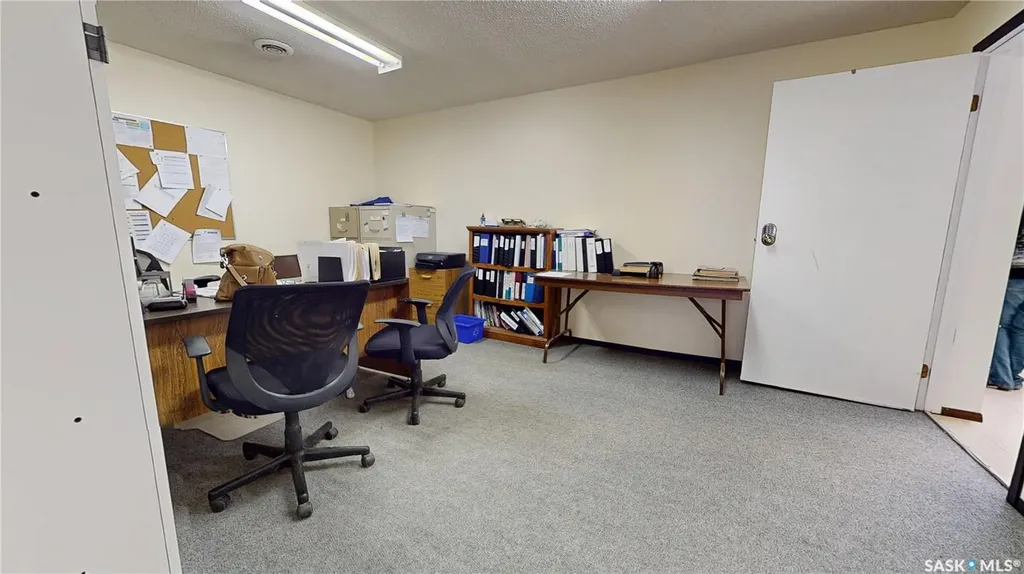 33-35 Pacific Avenue Maple Creek SK S0N 1N0