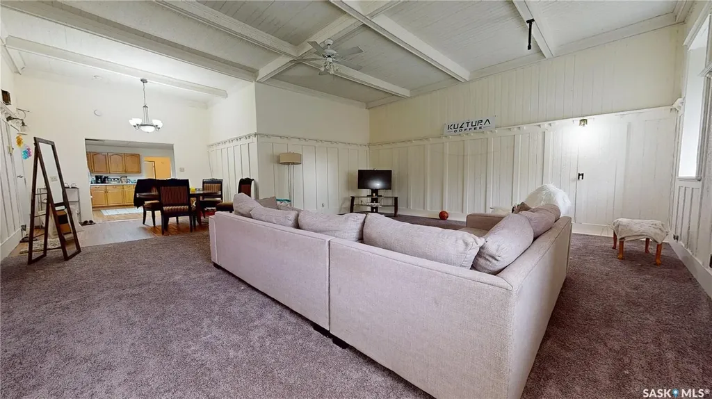 33-35 Pacific Avenue Maple Creek SK S0N 1N0