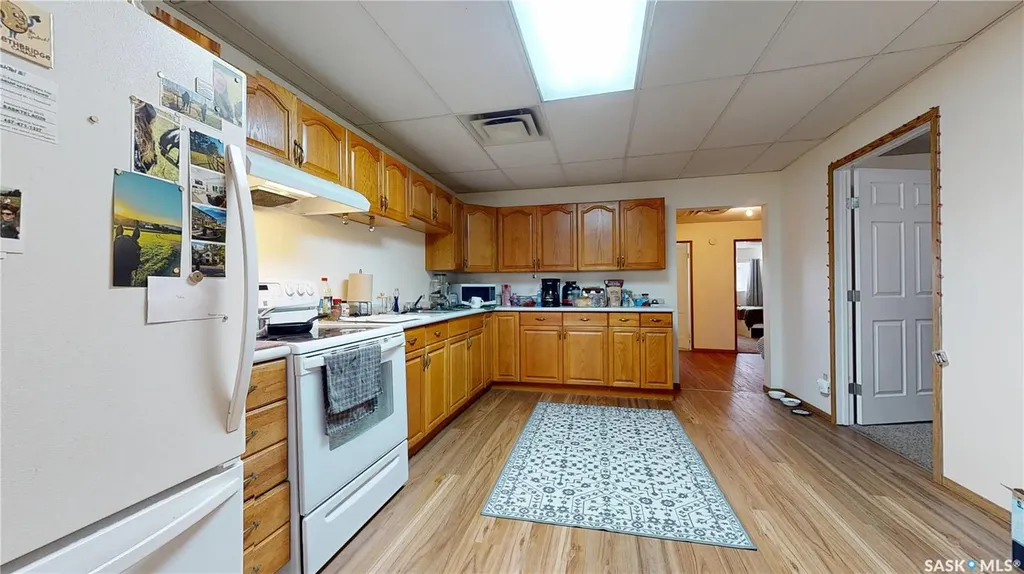 33-35 Pacific Avenue Maple Creek SK S0N 1N0
