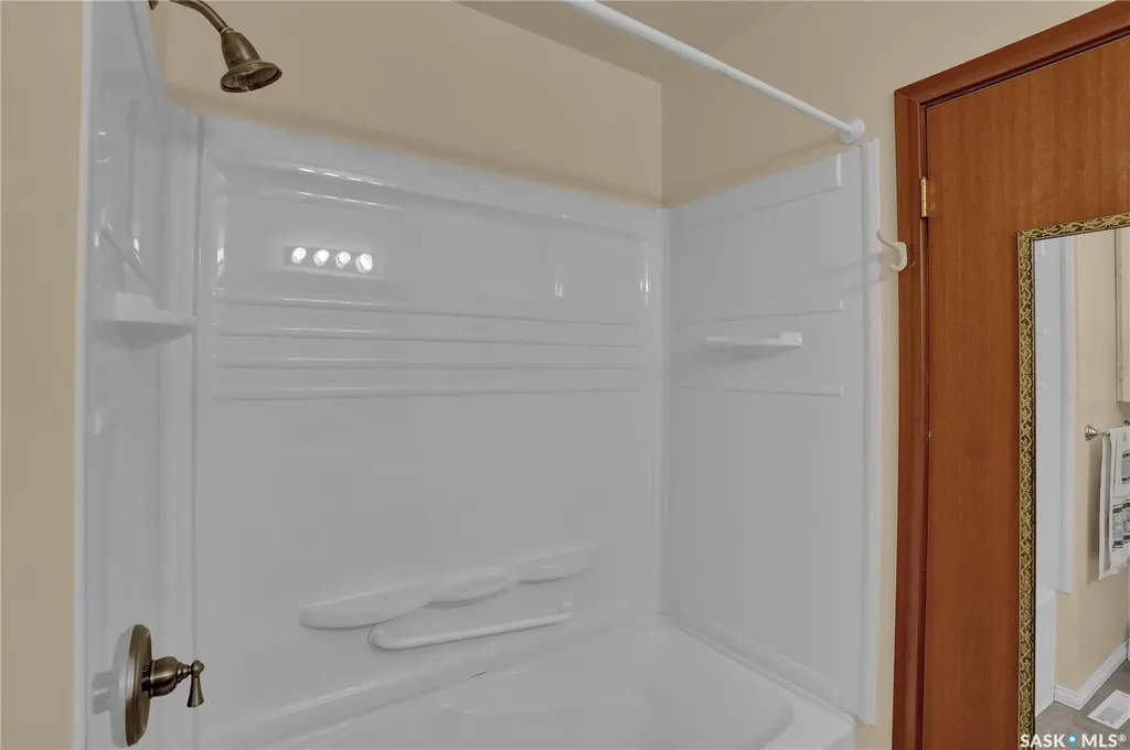 4049 Garnet Street Regina SK S4S 3G8