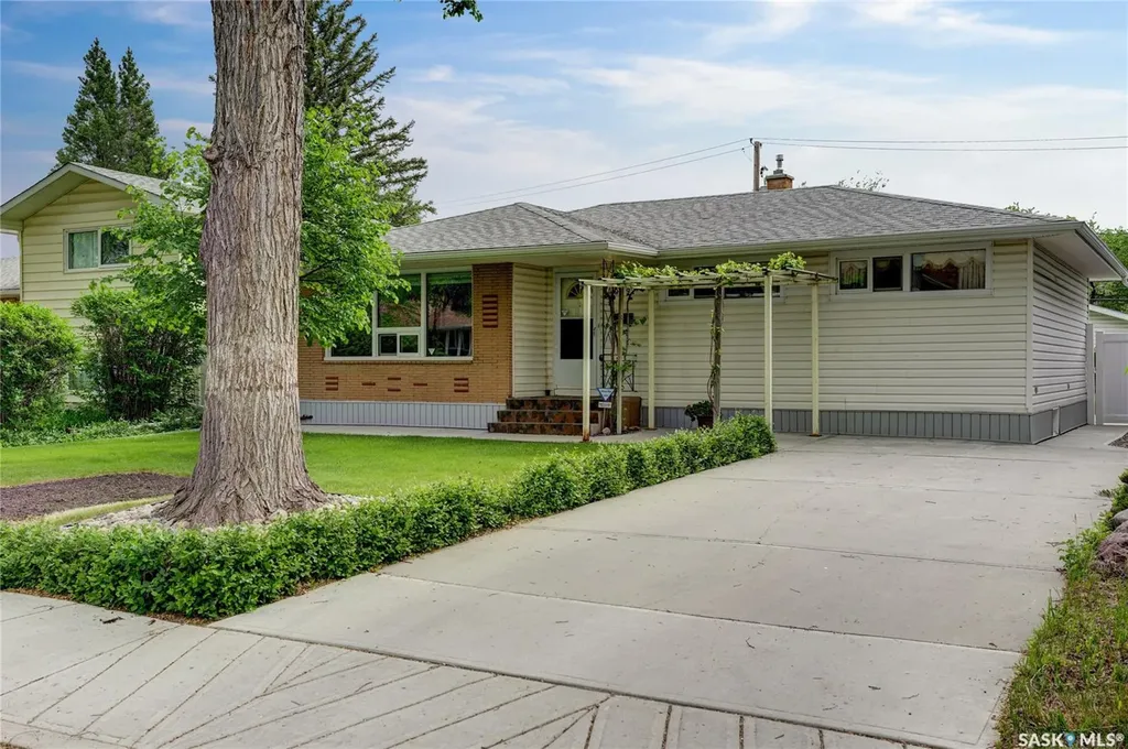 4049 Garnet Street Regina SK S4S 3G8