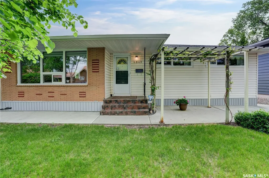 4049 Garnet Street Regina SK S4S 3G8