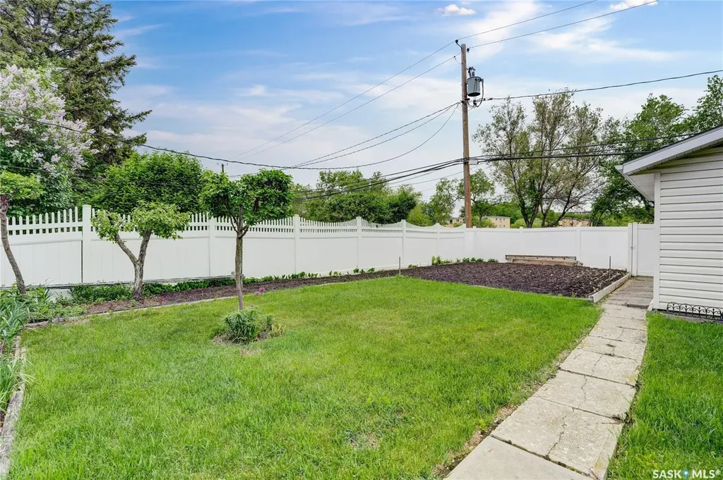 4049 Garnet Street Regina SK S4S 3G8