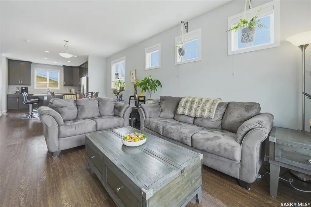 187 Newton Way Saskatoon SK S7V 0N6