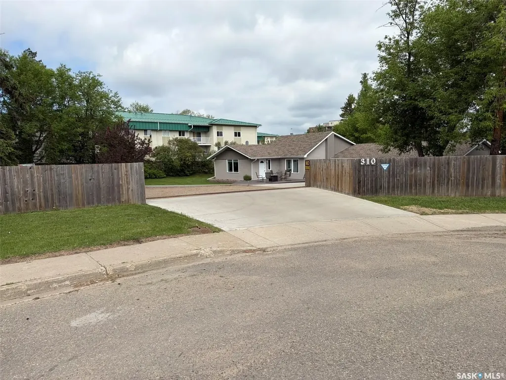 310 34th Street W Prince Albert SK S6V 8B8