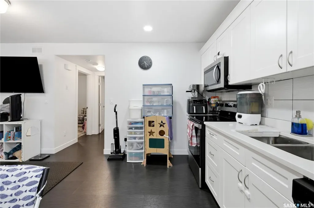 401 L Avenue S Saskatoon SK S7M 5Y6