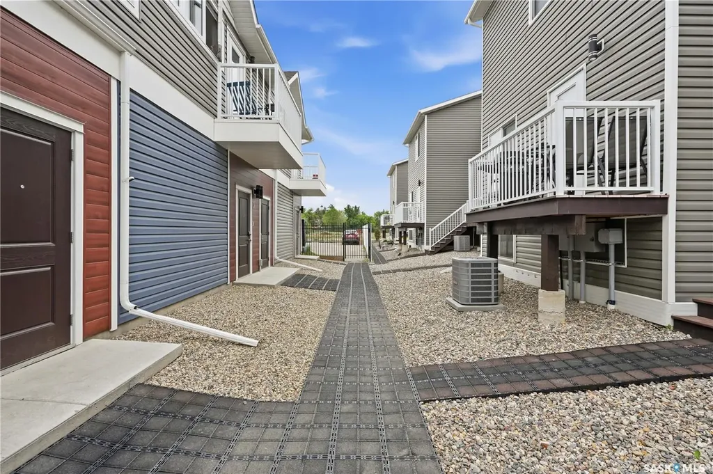 401 L Avenue S Saskatoon SK S7M 5Y6