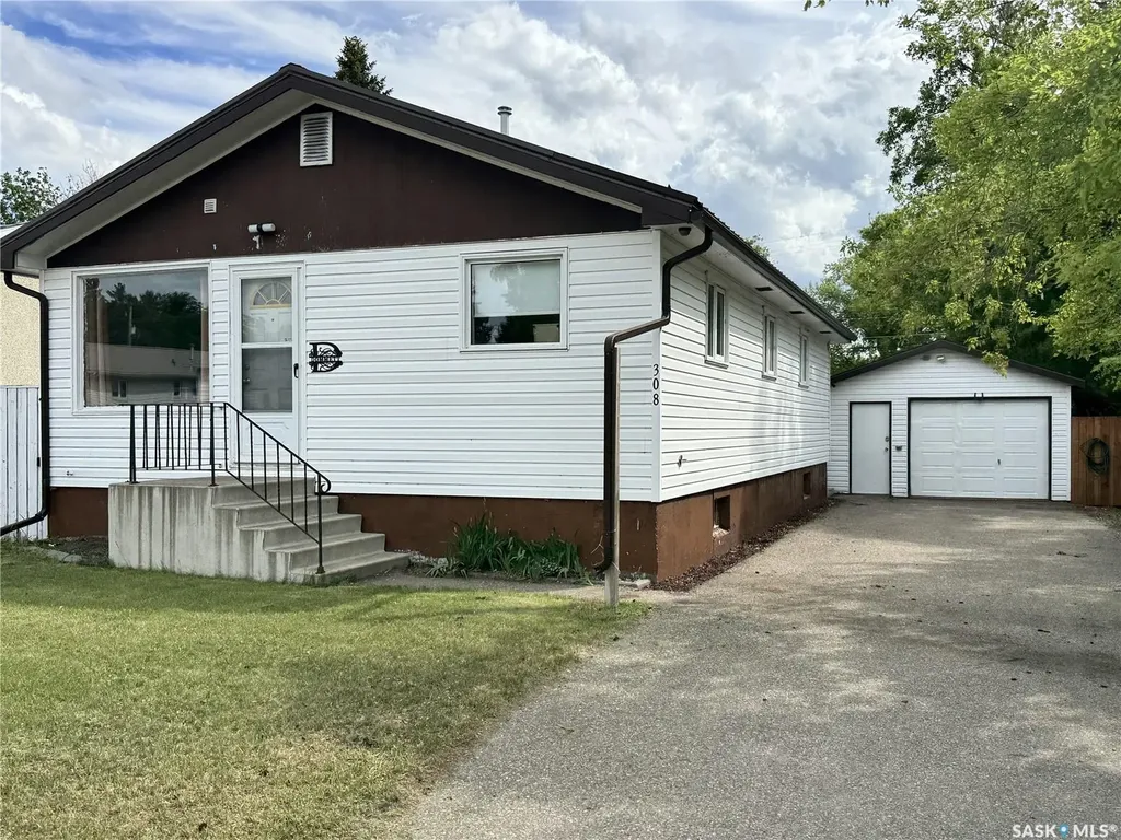 308 7th Avenue W Biggar SK S0K 0M0