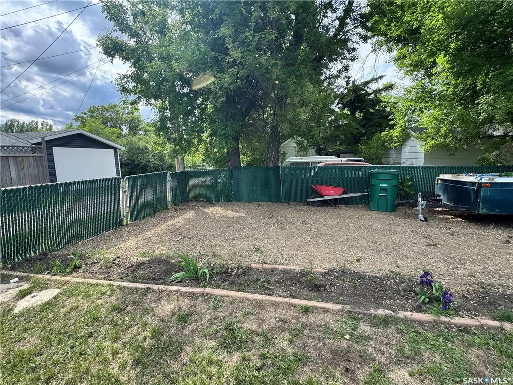 308 7th Avenue W Biggar SK S0K 0M0