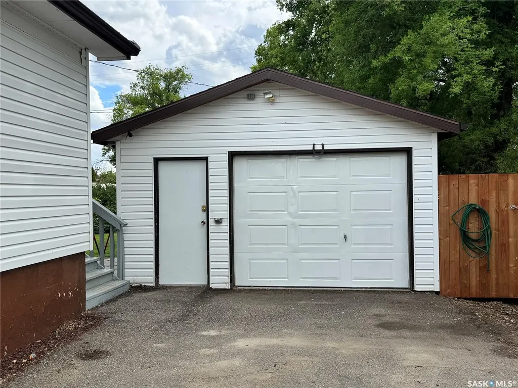 308 7th Avenue W Biggar SK S0K 0M0