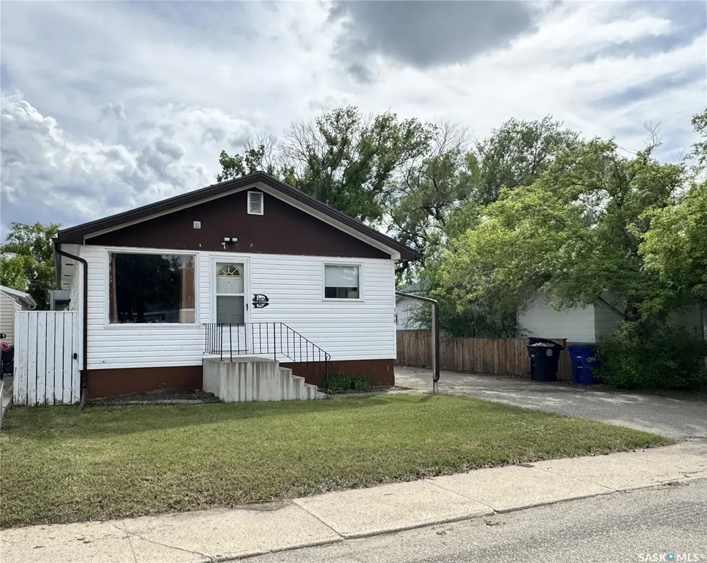 308 7th Avenue W Biggar SK S0K 0M0