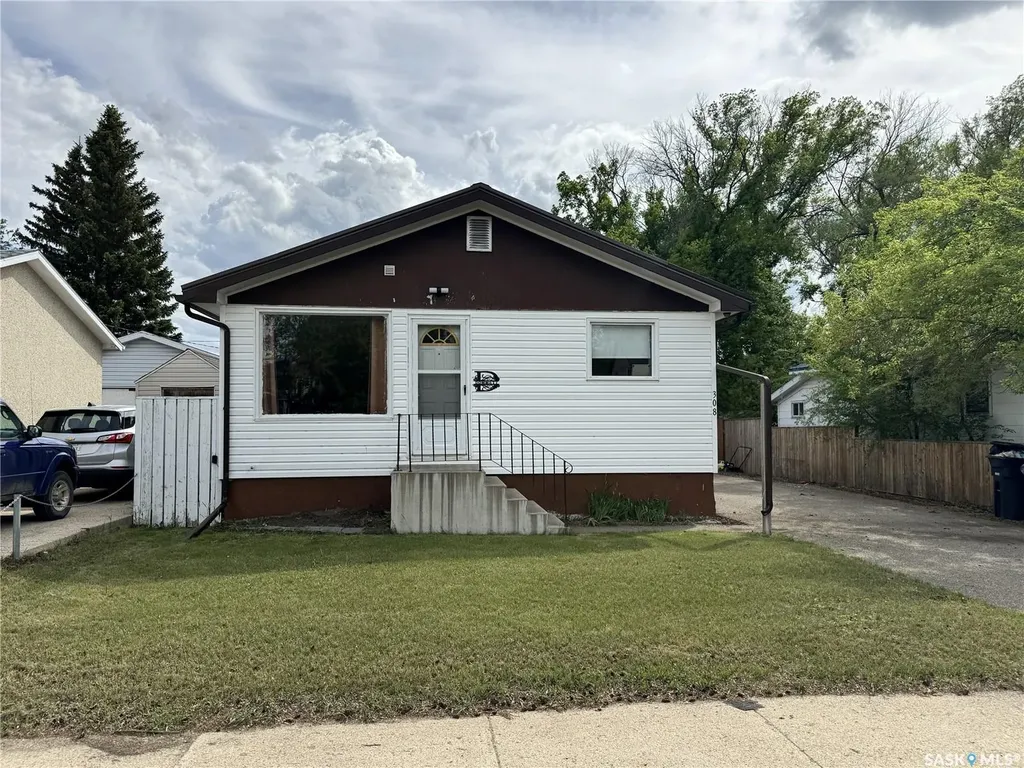 308 7th Avenue W Biggar SK S0K 0M0